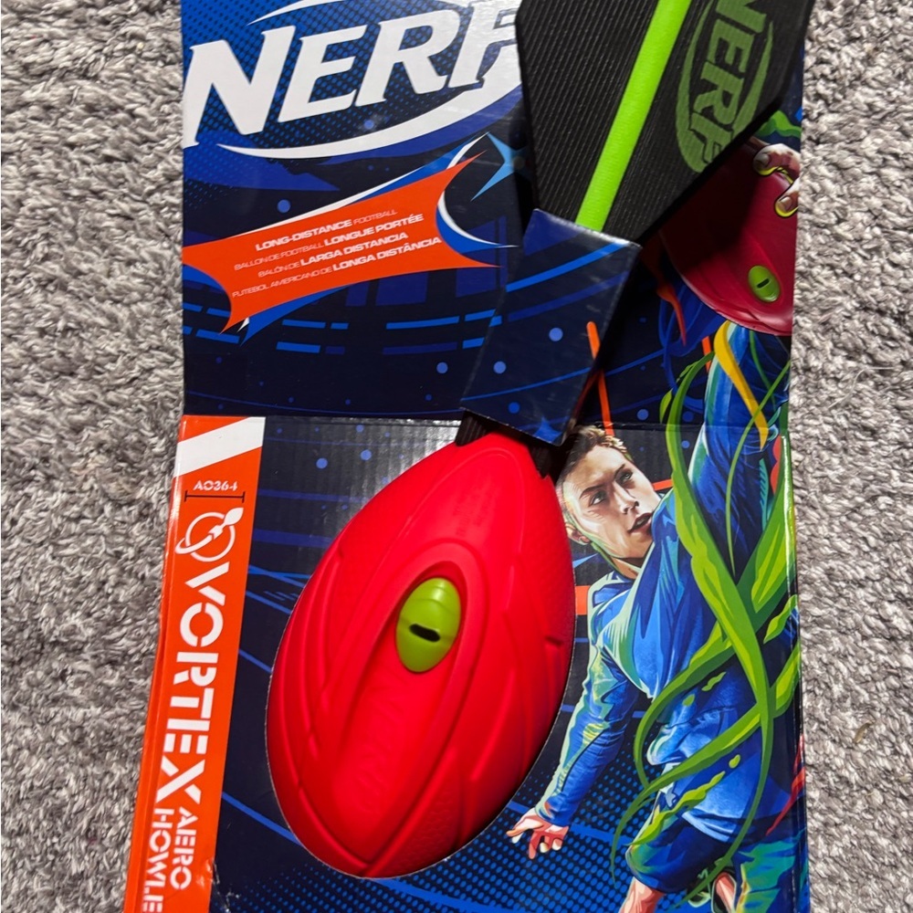 Nerf Vortex Aero Howler in Red and Green